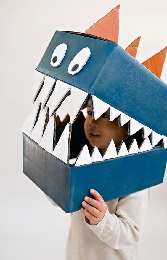 Carnaval : 12 idées de costumes DIY pour enfants en carton et récup