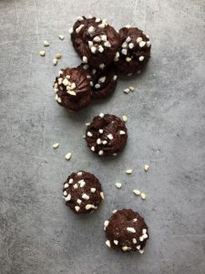 DYI recettes Pâques - Chocolats maison - Chocolats avec une poche à douille